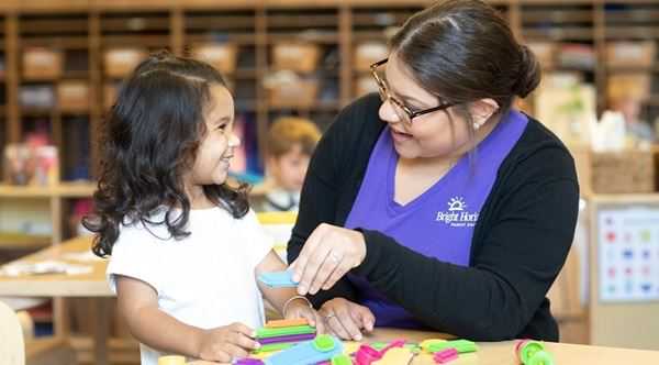 第三代试管国内机构_零风险20万包生男孩,香港冻卵合不合法?单身女性可不可